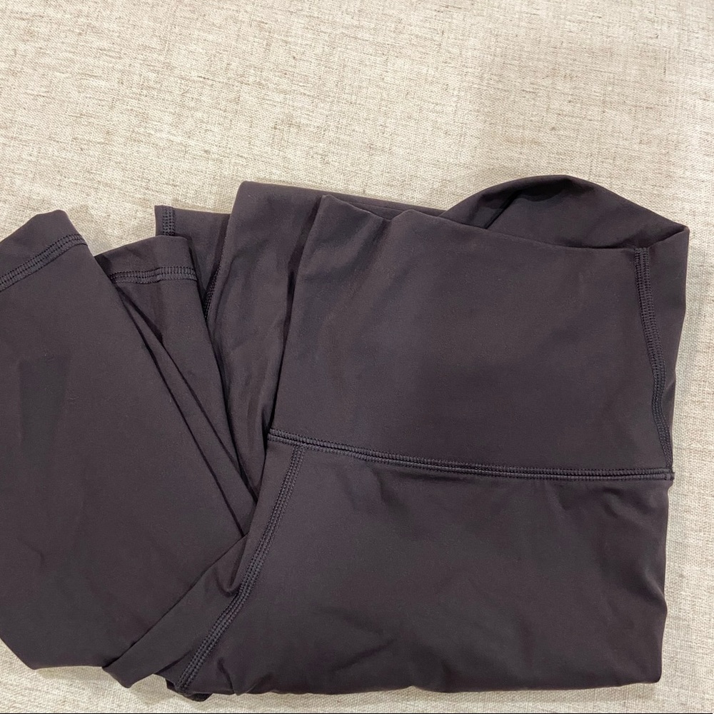 Everlane Perform Leggings - Picture 8 of 10
